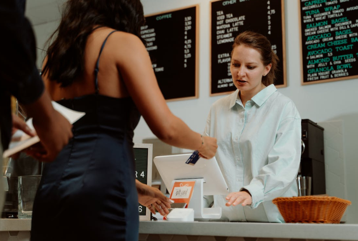 It's perfectly acceptable not to tip at a checkout counter